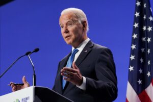 Biden begins winter campaign against Covid-19