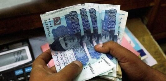 Punjab increases minimum monthly wage for workers to Rs37,000