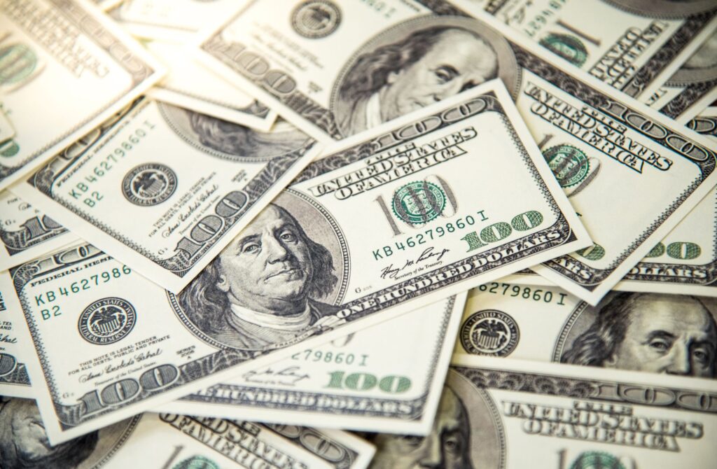 US dollar maintains its hegemony