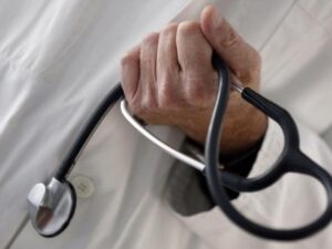 Saudi Arabia seeks Pakistani medical experts