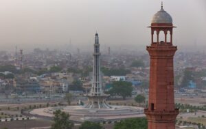 Bangladeshi biker couple visit Lahore, praises hospitality, food