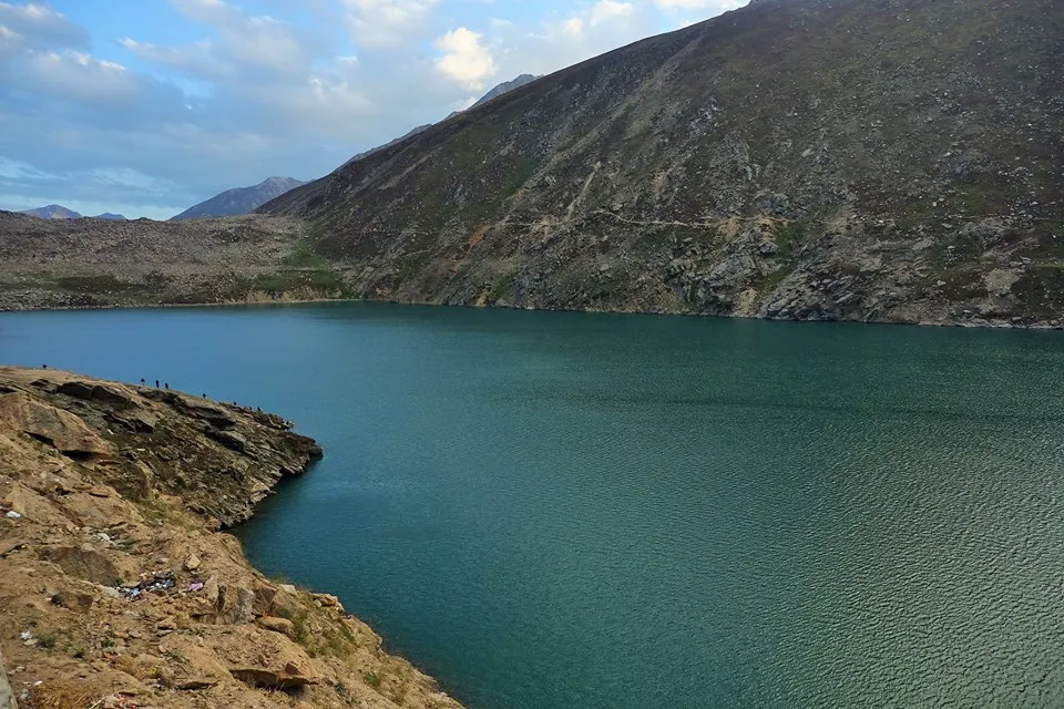 Mesmerizing Beauty of Lulusar Lake