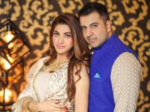 "Marry the rich ones" says Lollywood actress Sana Fakhar