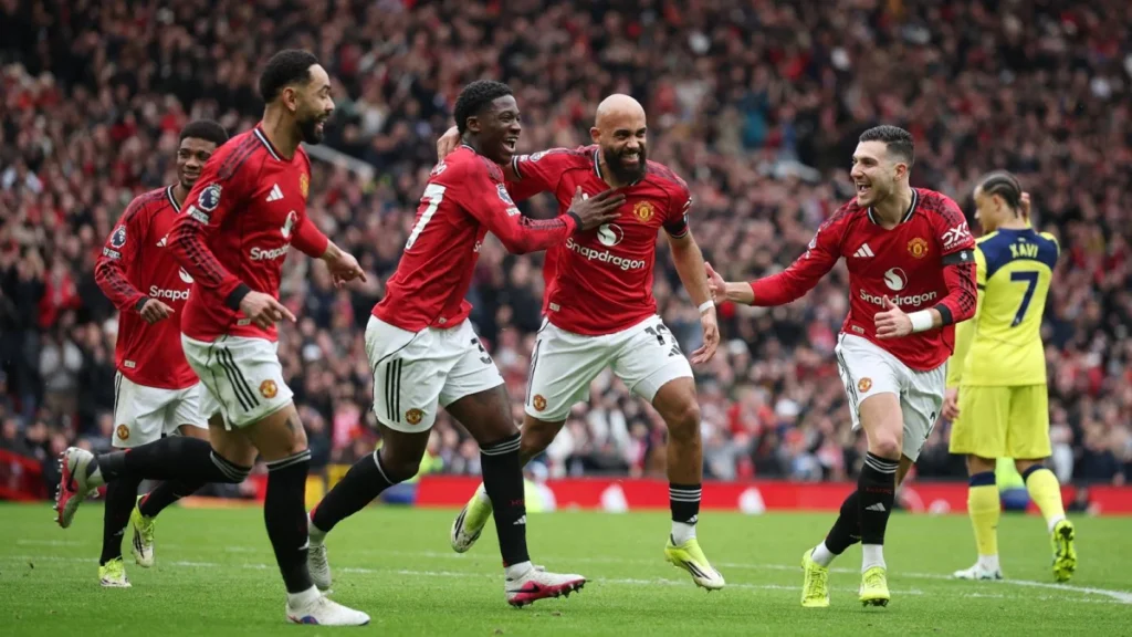 Manchester United to sue Cristiano Ronaldo and ban him over interview