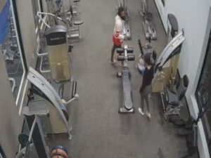 Woman fights off attacker inside gym in Florida