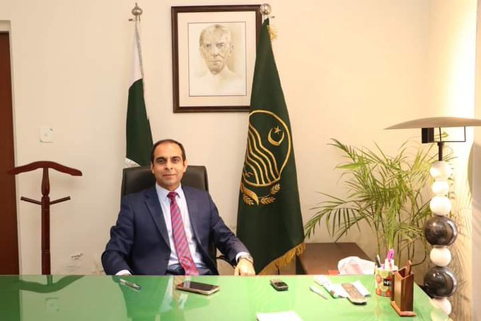 Why has Qasim Ali Shah resigned as Lahore Arts Council chairman?