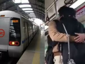kissing in Delhi Metro