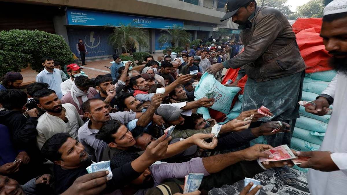 Pakistan on the brink of collapse