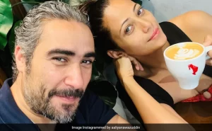 Nawazuddin Siddiqui's ex-wife Aaliya poses with friend: "Don't I have the right to be happy"