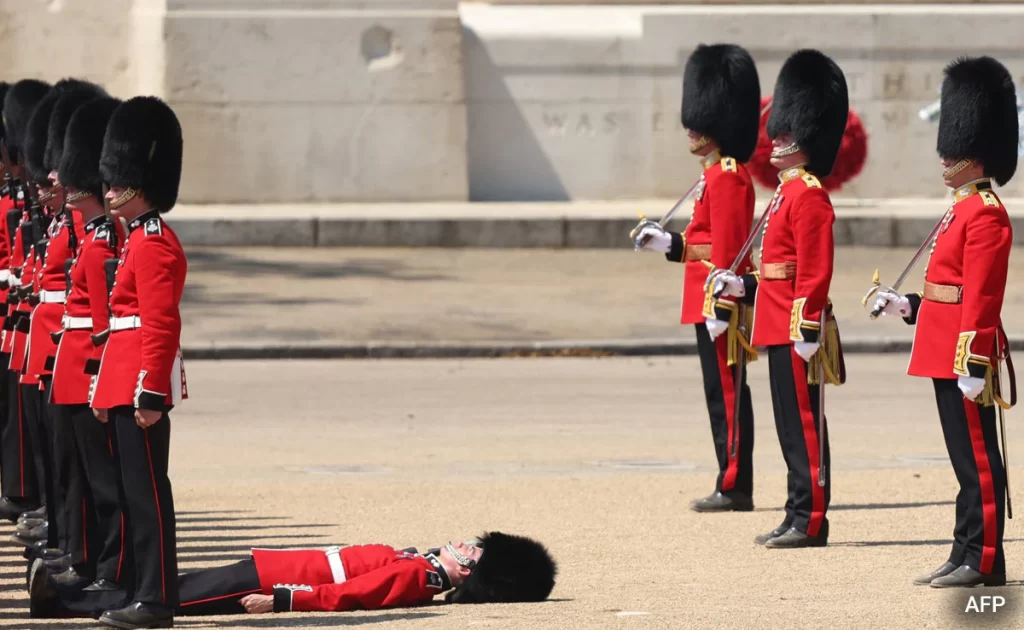Watch: Soldiers faint in front of Prince William amid the scorching heat