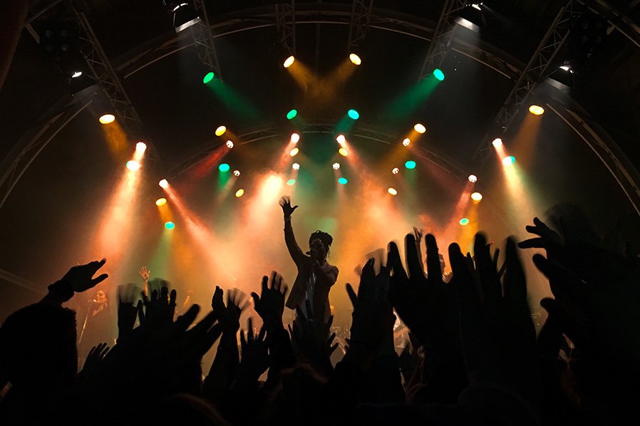 Chinese rock star arrested after dropping shorts on stage