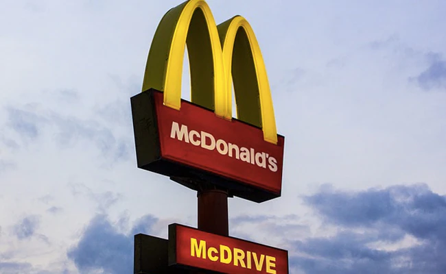 US girl gets $800,000 after she was badly burned by McDonald's chicken nugget