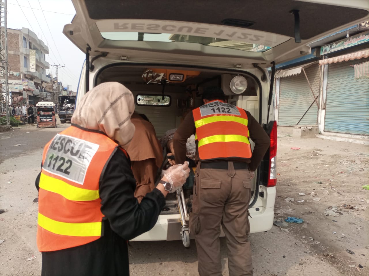 Exclusive: Five die in Dera Ismail Khan's blast near police van