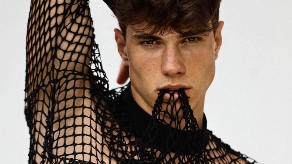 Italy's "most handsome" man becomes a priest