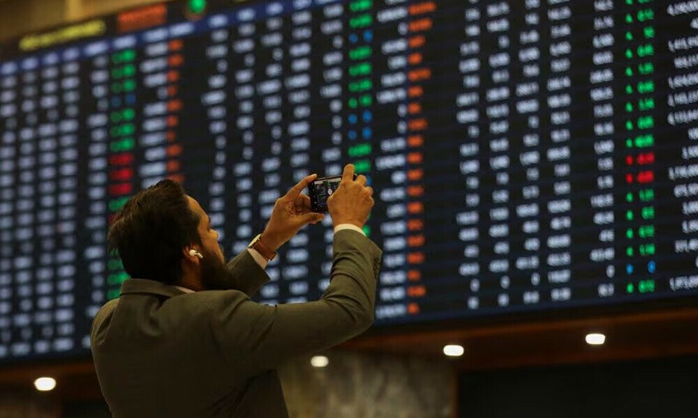 Pakistan Stock Exchange gains around 1,000 points after coalition announcement