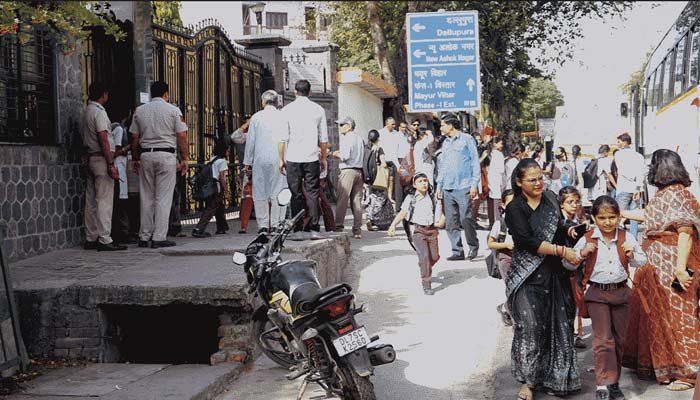 Bomb threats rock Delhi and Noida schools, Originating from Russia