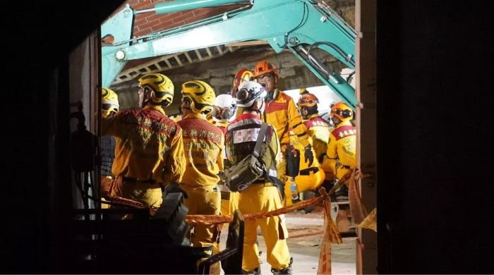 Southern China road collapse kills 19: state media