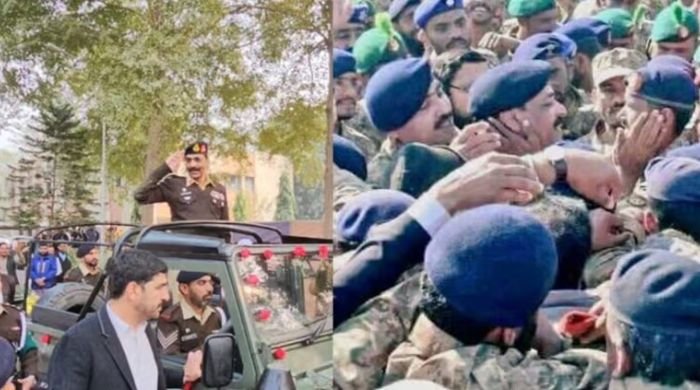 Lt. Gen. Asif Ghafoor retires after 4 decades of military service