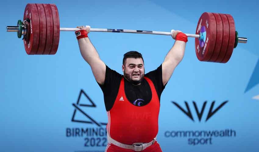 Nooh Butt wins gold medal