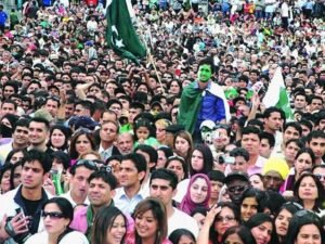 74% of youths want to stay in Pakistan than move abroad: Survey