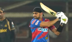 Shoaib Malik parts ways with Karachi Kings