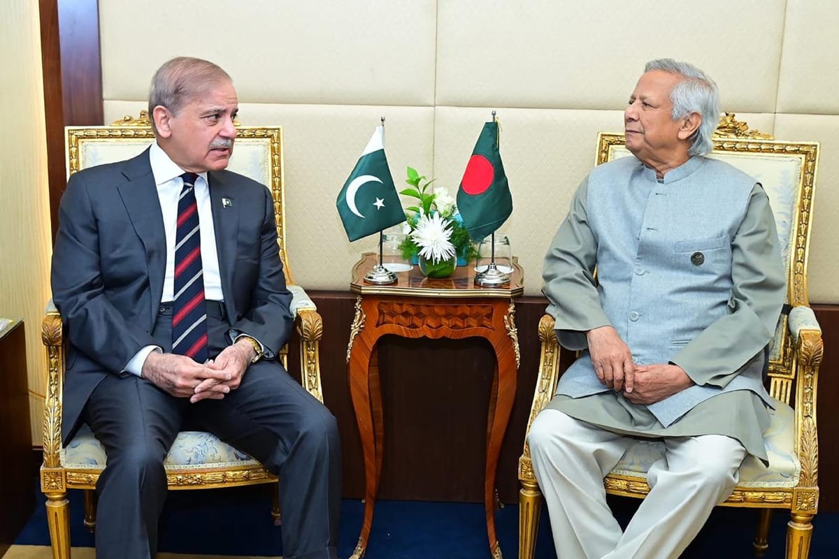 Pakistan and Bangladesh begin direct trade