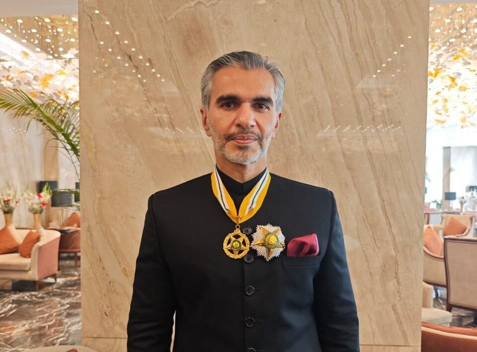 Crescent of excellence for Umar Farooq Zahoor for bringing $700m direct foreign investment