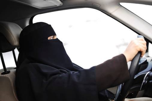 Kuwait announces fine for women wearing niqab while driving under new traffic law