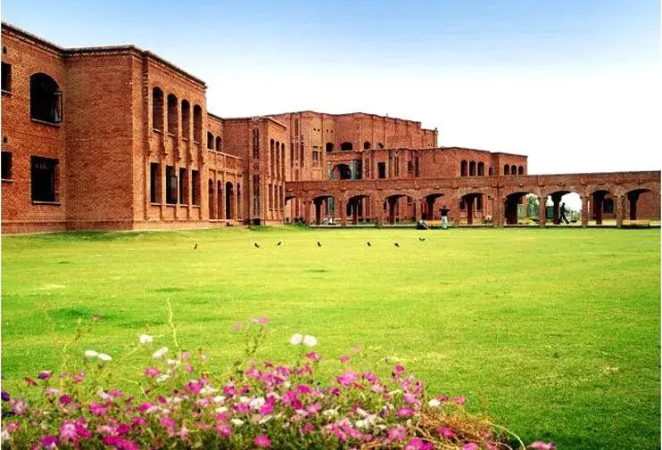 Kinnaird College’s student falls to death from balcony