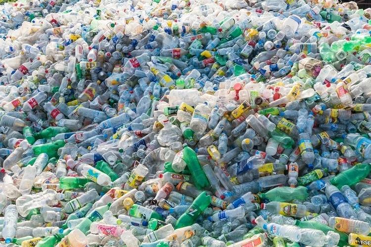 Deposit plastic bottles in Lahore and get Rs1000