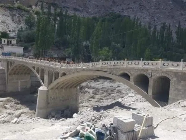 Hunza River flooding blocks Karakoram Highway for traffic