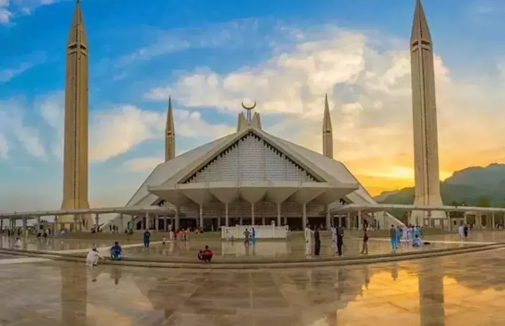 Pakistan has more mosques than educational institutes. Pakistan has released its first-ever Digital Economic Census 2023, a landmark initiative aimed at reshaping economic planning and policy-making through reliable, data-driven insights.