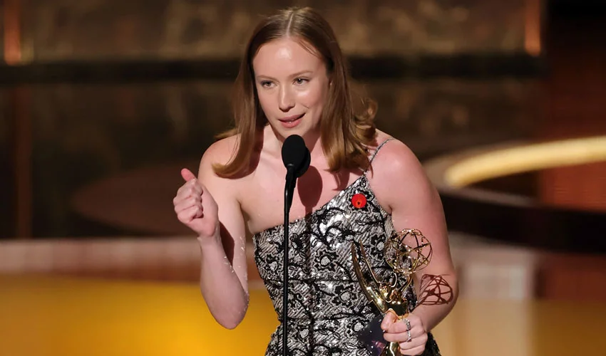 Jewish actress Hannah shouts ‘free Palestine’ in first Emmy speech