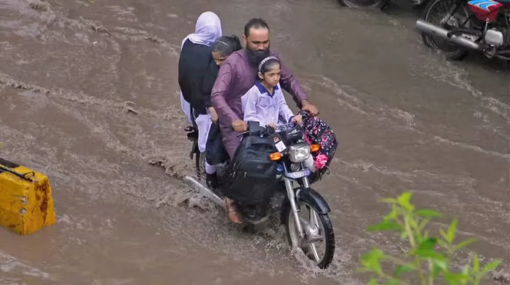 Floods destroy 3,000 schools in Punjab