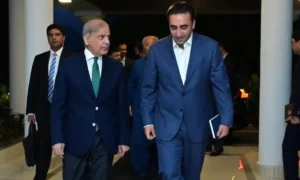 PML-N persuades Zardari to normalize tensions with PPP