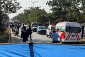 At least 12 killed, 27 injured in suicide blast outside Islamabad district courts