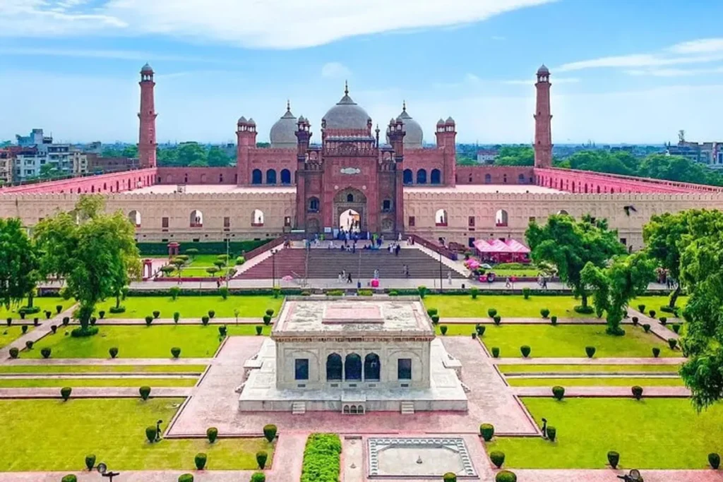 Punjab to Upgrade 6,284 Streets Across Lahore