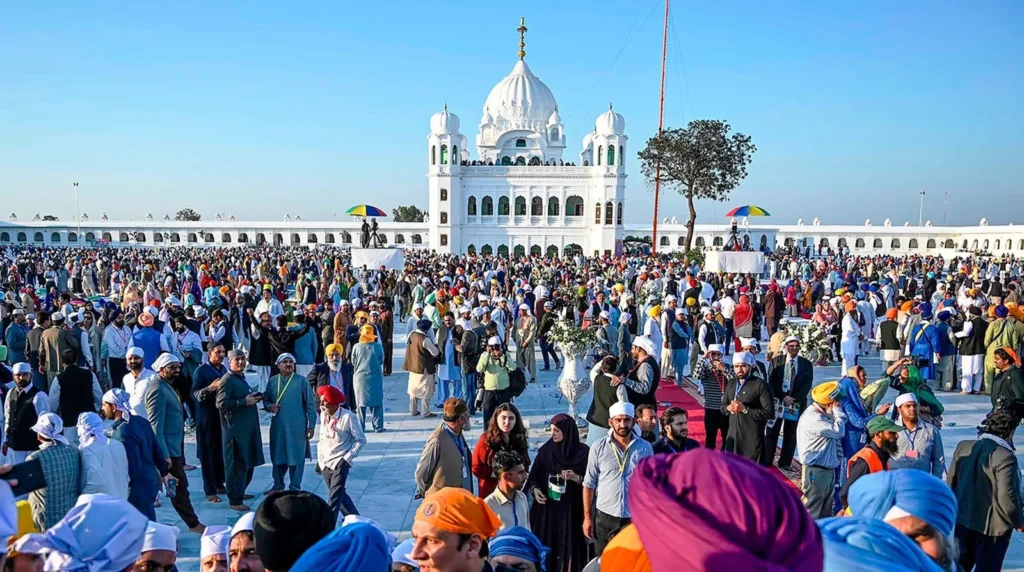 Punjab CM Maryam Nawaz Exempts Sikh Community from Helmet Law