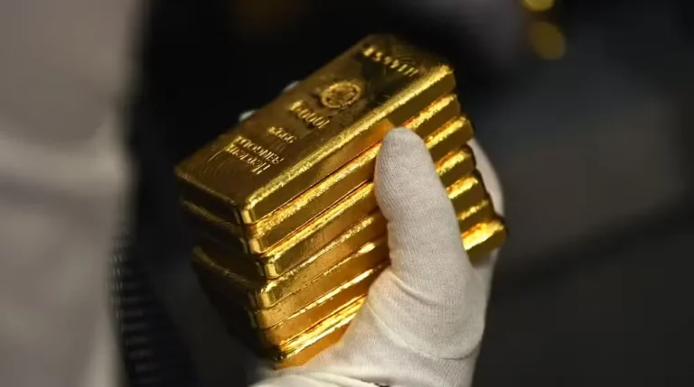 Gold Surges Past $5,000 as Safe-Haven Demand Soars on Trade and Geopolitical Fears