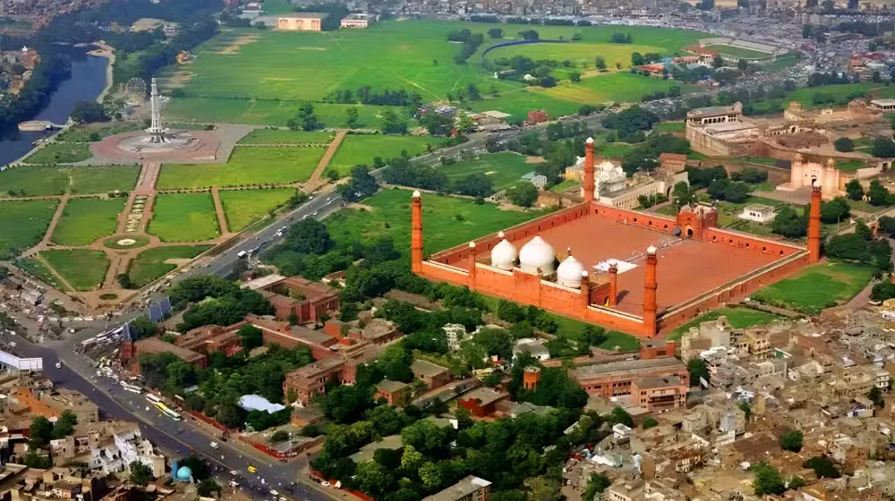 Punjab CM Approves Plan to Divide Lahore Into Two Districts to Improve Governance