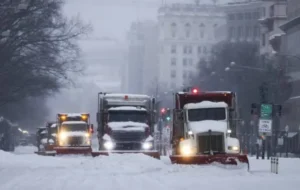 Winter Storm Hits U.S.: Snow, Ice, Power Outages, and Flight Cancellations Across 20 States