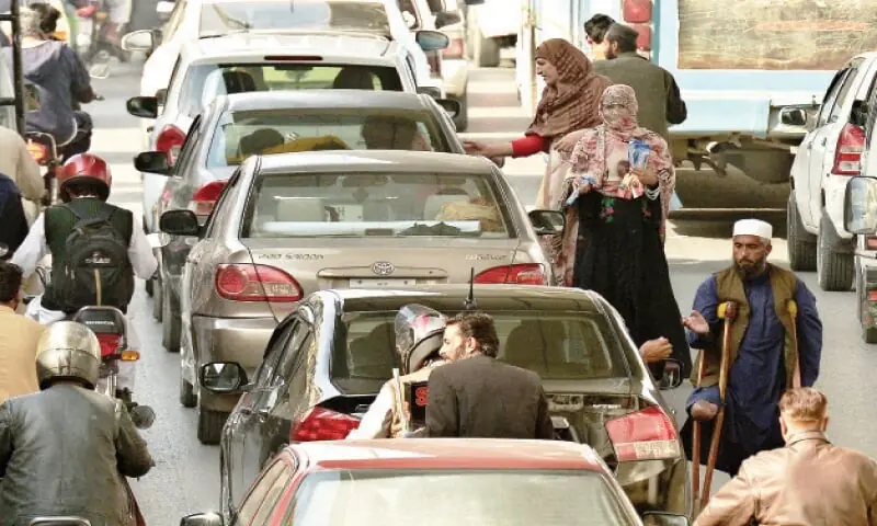 Islamabad Police Arrest 588 Professional Beggars in Citywide Crackdown