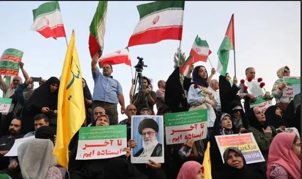 Iran Threatens to Seize Assets of Citizens Abroad Supporting US or Israel