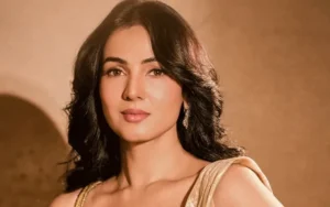 Sonal Chauhan Stranded in Dubai Amid US-Iran Tensions, Appeals to PM Modi for Help