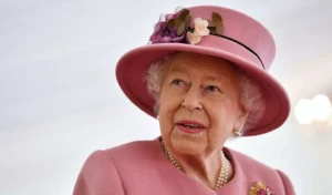 Queen Elizabeth’s Final Years: New Book Reveals “Undimmed” Authority Despite Mobility Struggles