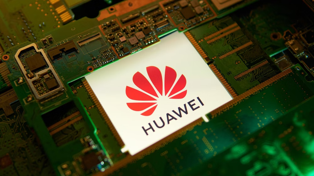 Nvidia CEO Warns US Risks if DeepSeek Launches AI Model on Huawei Chips
