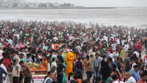 Pakistan’s Population Boom Fuels Climate Crisis, Pollution and Urban Collapse