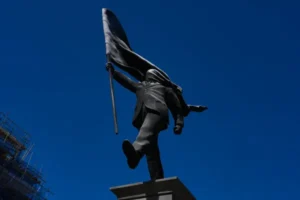 How Did Banksy Put Up a Statue in Central London?