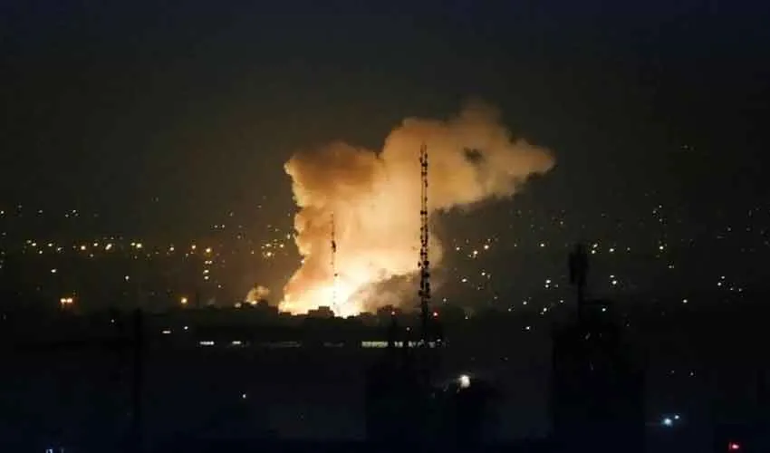 Explosions Rock Bandar Abbas as US Confirms Defensive Strikes in Iran