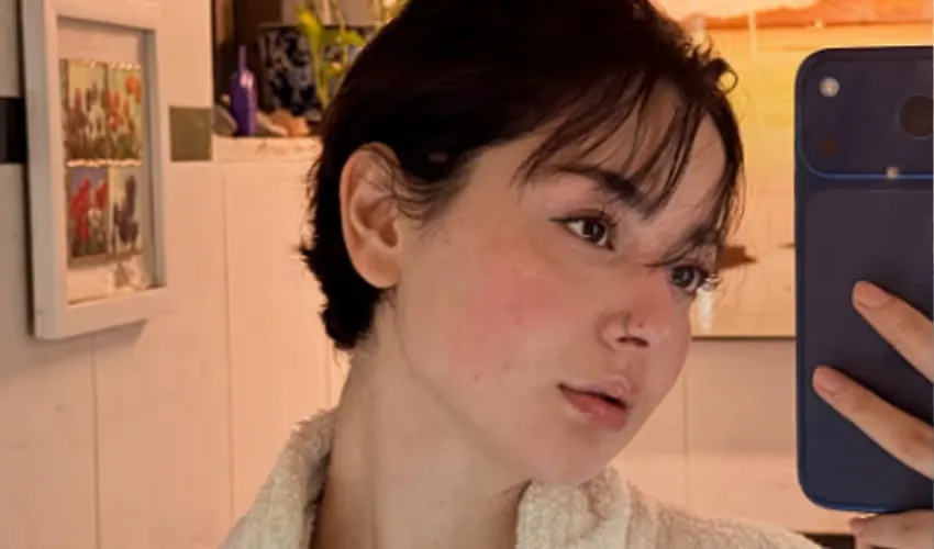 Hania Aamir Faces Criticism Over Viral Rickshaw Video and Humility Remark